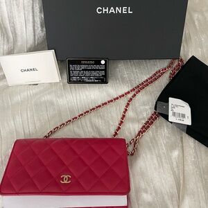 CHANEL Red/Pink Quilted Crossbody Bag